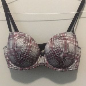 32-D plaid pattern Victoria’s Secret bra